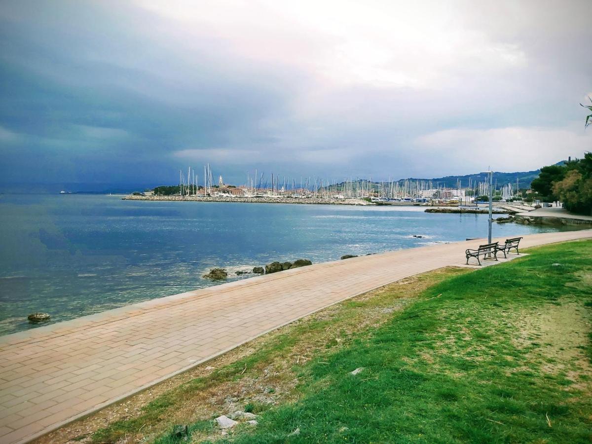 Apartmaji V Izoli Babic, Simonov Zaliv Izola Exteriér fotografie