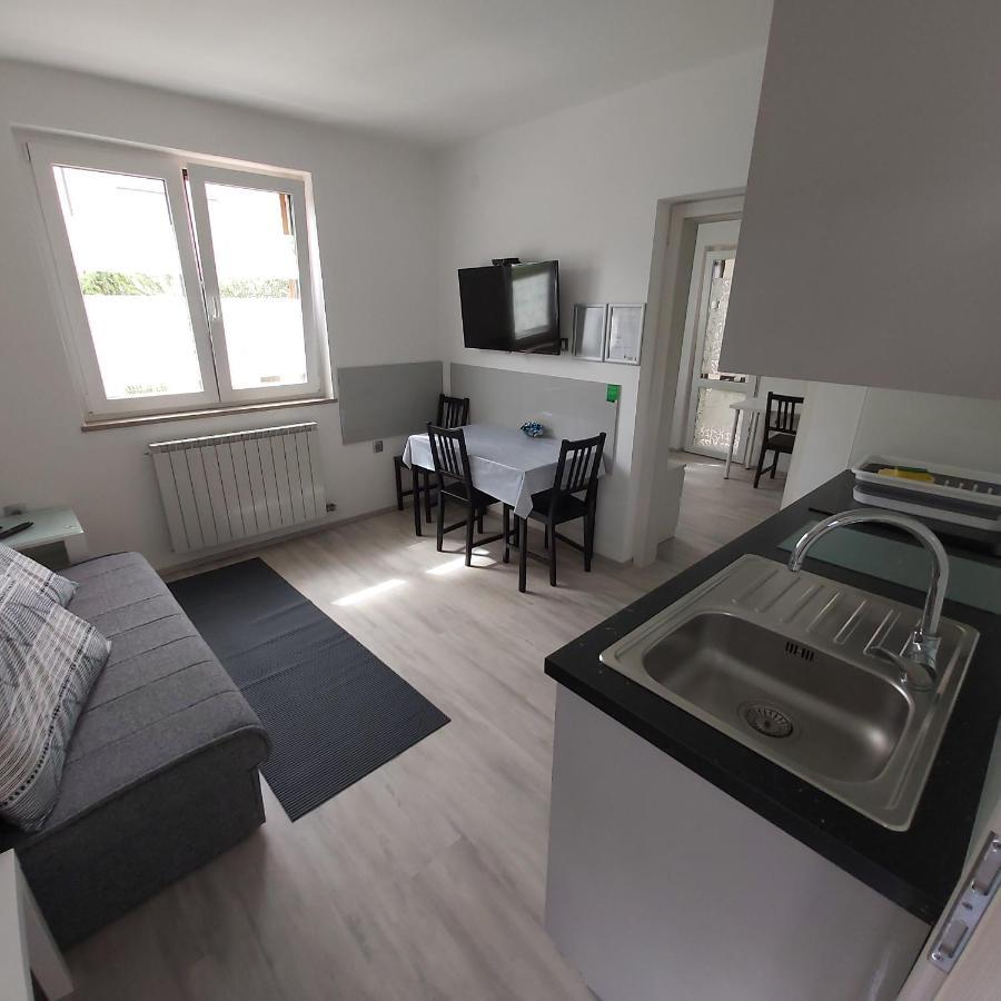 Apartmaji V Izoli Babic, Simonov Zaliv Izola Exteriér fotografie