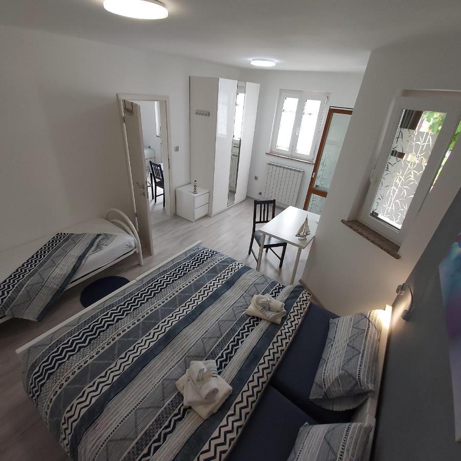 Apartmaji V Izoli Babic, Simonov Zaliv Izola Exteriér fotografie