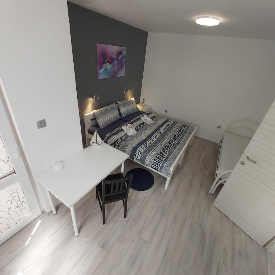 Apartmaji V Izoli Babic, Simonov Zaliv Izola Exteriér fotografie