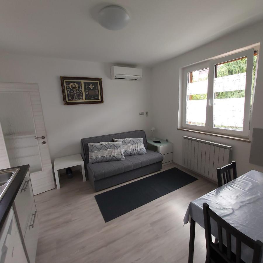 Apartmaji V Izoli Babic, Simonov Zaliv Izola Exteriér fotografie