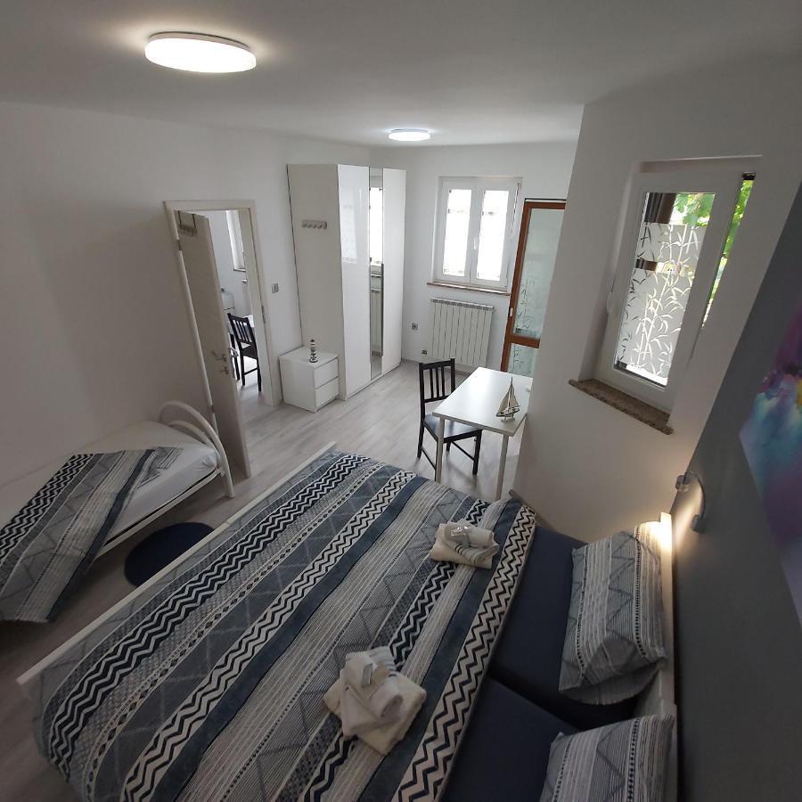 Apartmaji V Izoli Babic, Simonov Zaliv Izola Exteriér fotografie
