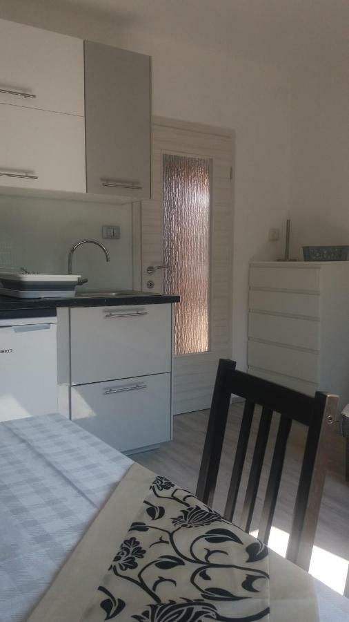 Apartmaji V Izoli Babic, Simonov Zaliv Izola Exteriér fotografie
