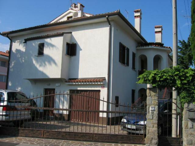 Apartmaji V Izoli Babic, Simonov Zaliv Izola Exteriér fotografie