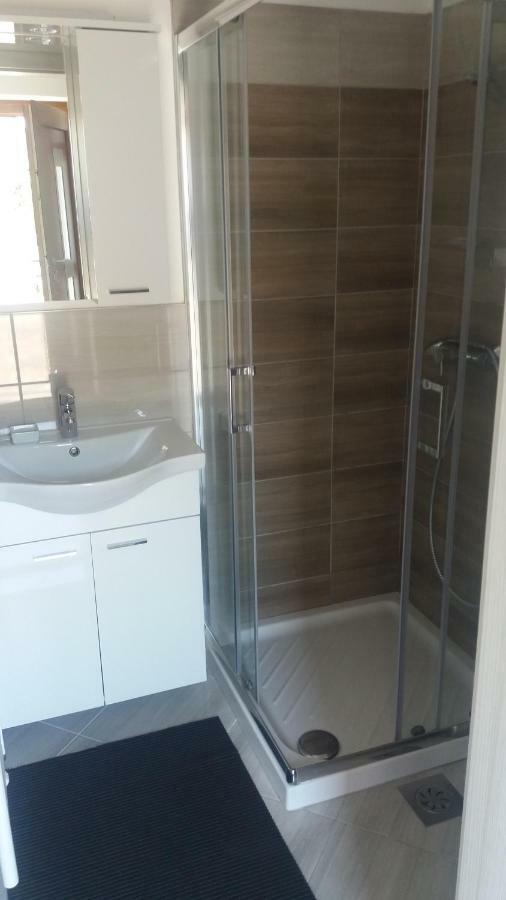 Apartmaji V Izoli Babic, Simonov Zaliv Izola Exteriér fotografie