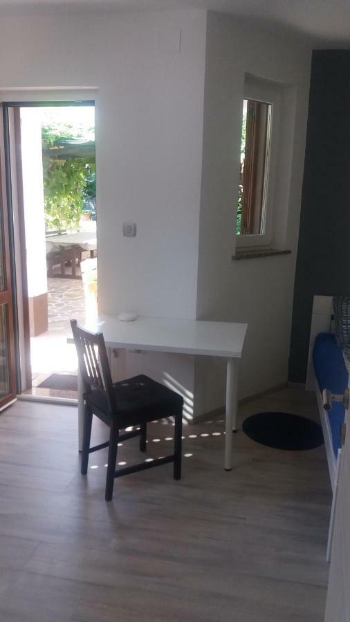 Apartmaji V Izoli Babic, Simonov Zaliv Izola Exteriér fotografie
