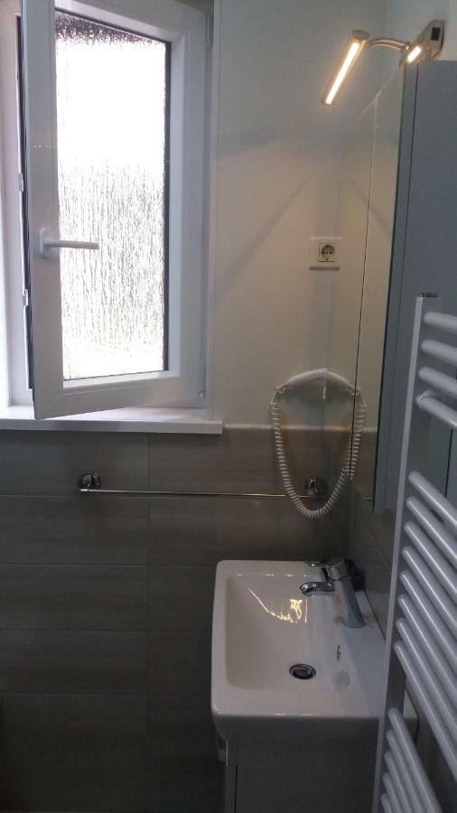 Apartmaji V Izoli Babic, Simonov Zaliv Izola Exteriér fotografie